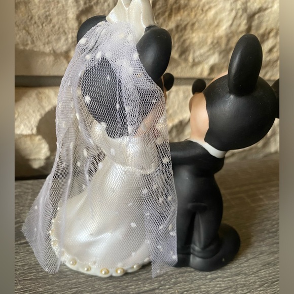 Mickey and Minnie wedding cake topper - Picture 2 of 9